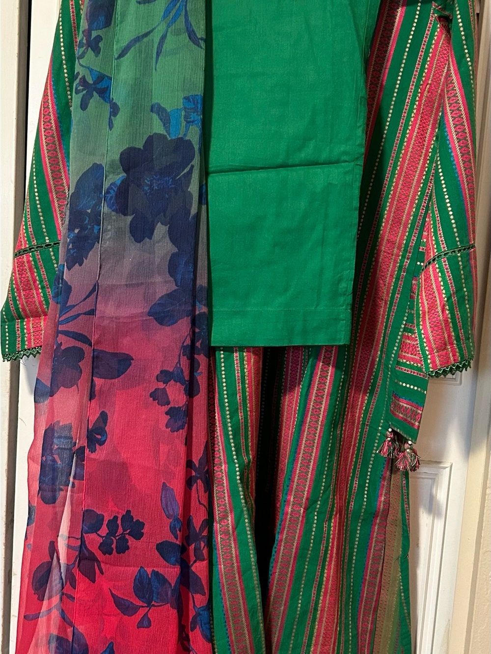 J.Pret Green Striped Women’s Kurta Set with Matching Trousers & dopatta. Size S - Picture 6 of 8